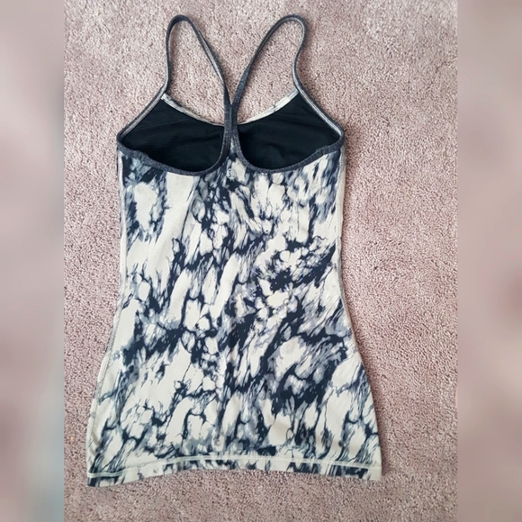Lululemon Tank size 2 - Picture 2 of 4